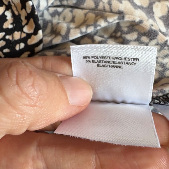 Anne Klein Animal Print Button-Up Short Sleeve Blouse Women's Sz Large WorkChic - Picture 8 of 8